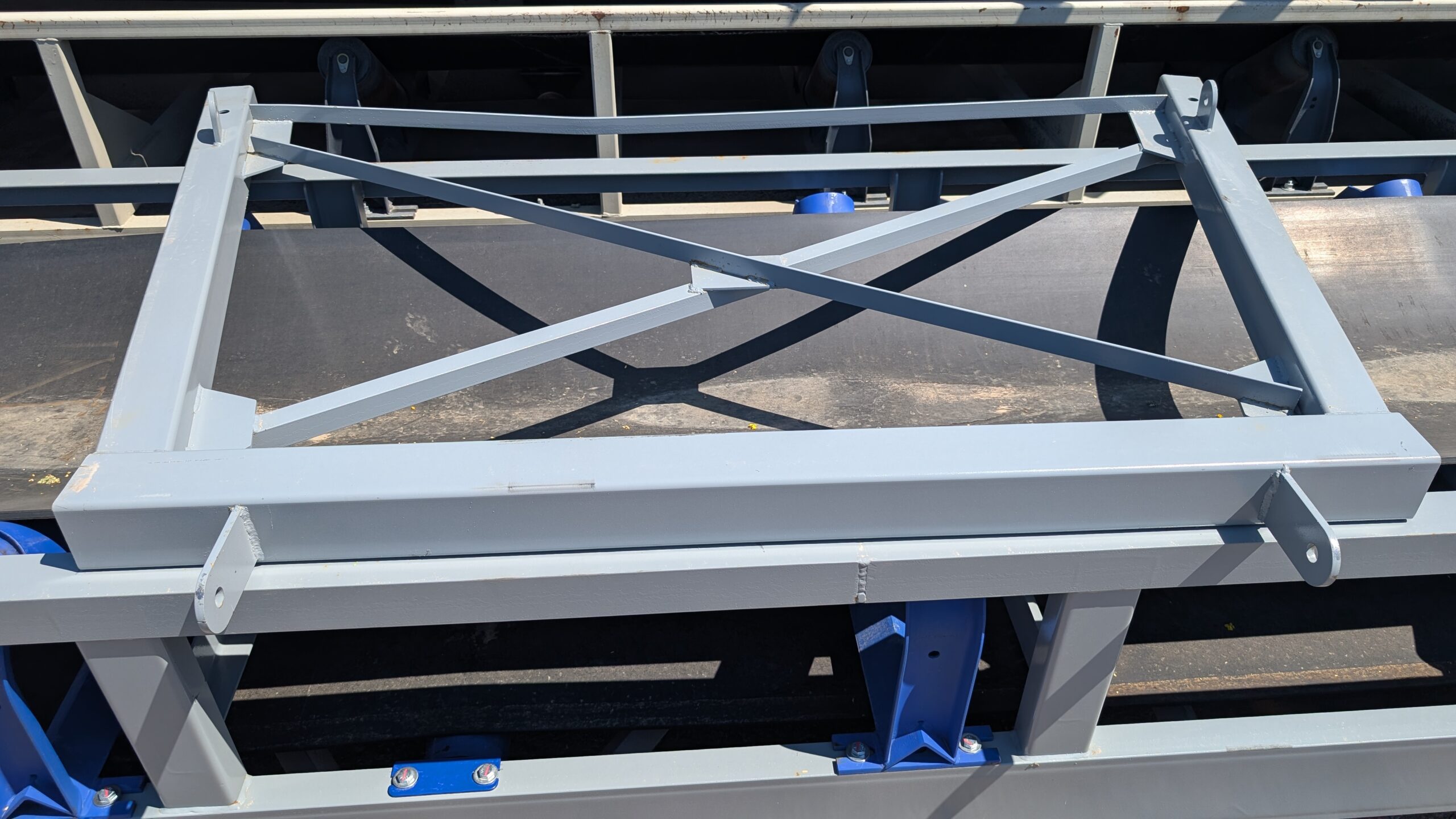 Reesco 36" x 40' Stackable Conveyor - Image 5