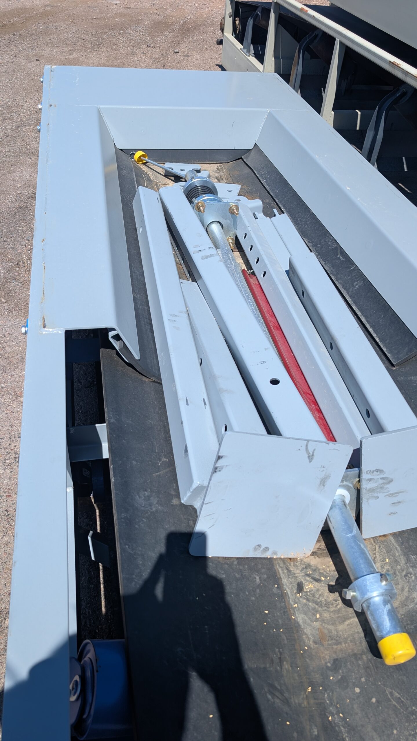 Reesco 36" x 40' Stackable Conveyor - Image 4