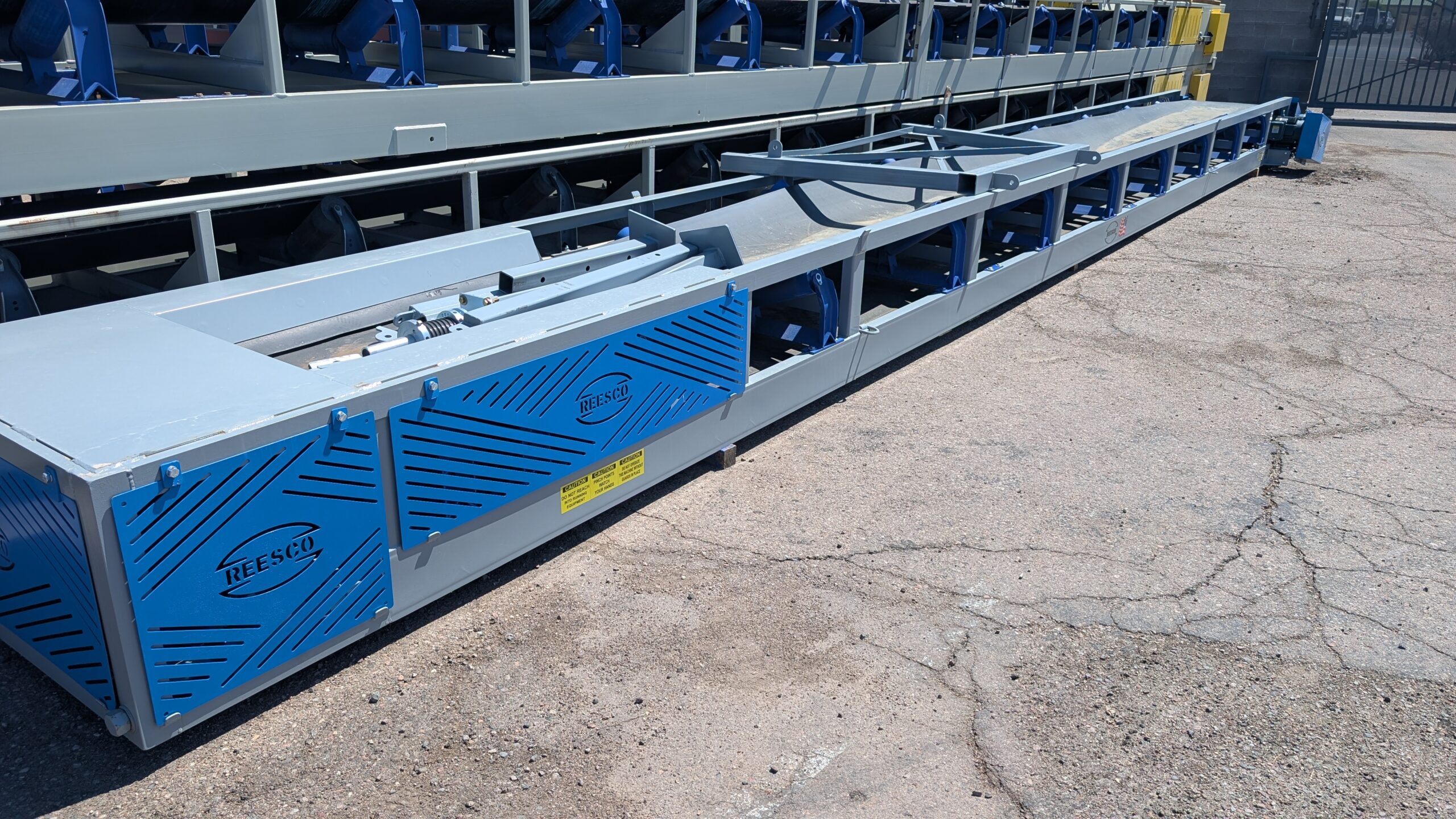 Reesco 36" x 40' Stackable Conveyor - Image 2